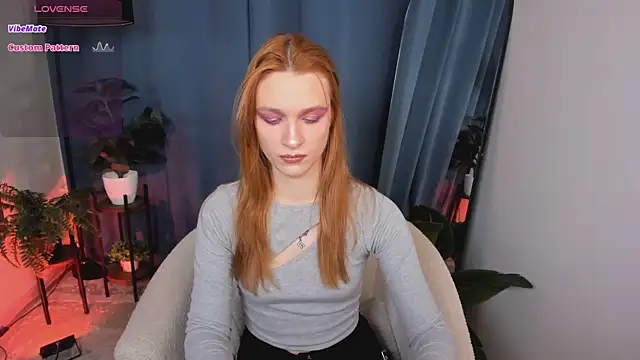 Snapshot of PollyMayer chatting on May 23, 8:57 pm PollyMayer online show from May 23, 8:57 pm