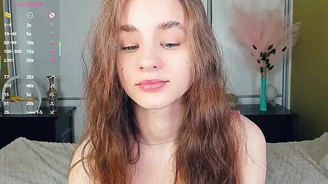 JinnyMcie online show from May 2, 9:25 am