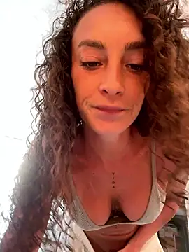 Snapshot of Martyca_Beee chatting on May 10, 3:17 pm Martyca Beee online show from May 10, 3:17 pm