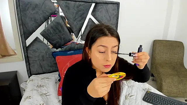 mia fox4 online show from December 4, 12:03 pm