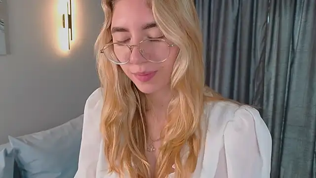 KatherineWill online show from October 19, 2:18 pm