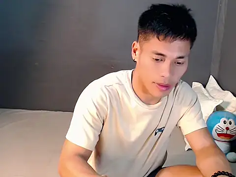 Snapshot of Cute_Lucas chatting on October 15, 4:29 pm Cute Lucas online show from October 15, 4:29 pm