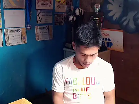 Snapshot of Cute_Lucas chatting on October 17, 11:46 am Cute Lucas online show from October 17, 11:46 am