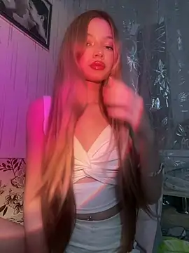  Siennaaa  online show from March 7, 10:40 pm