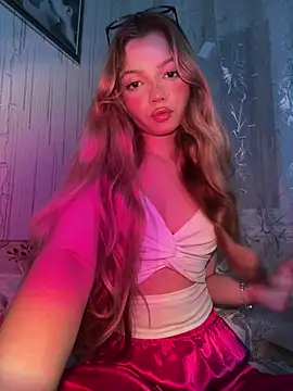  Siennaaa  online show from March 20, 8:35 pm