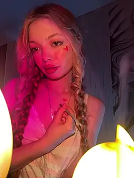  Siennaaa  online show from March 28, 7:35 pm