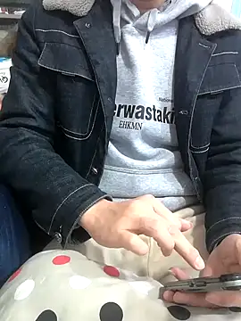 Snapshot of chougegg0214 chatting on January 7, 2:47 am chougegg0214 online show from January 7, 2:47 am