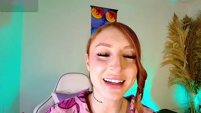 Snapshot of Bennuluspeach_ chatting on May 20, 11:05 am Bennuluspeach online show from May 20, 11:05 am