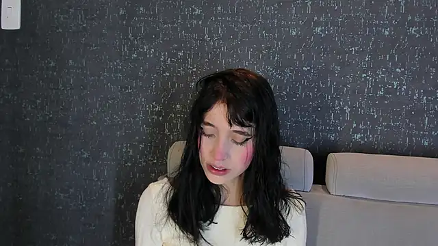 MeganR  online show from April 25, 11:24 am