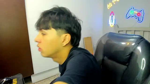 StiwenTwink online show from October 14, 1:23 pm