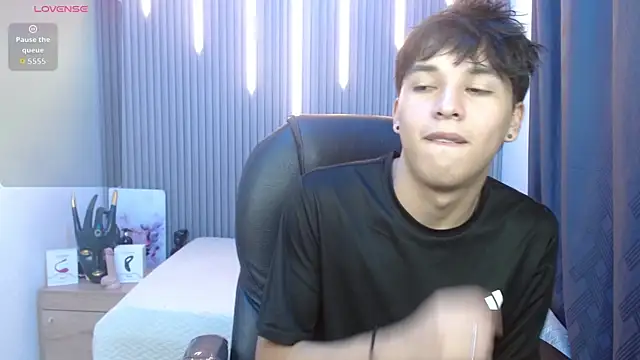 StiwenTwink online show from July 17, 1:18 pm