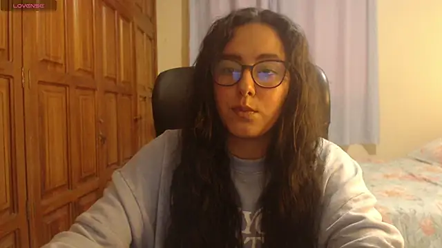 Venus cat  online show from December 18, 10:49 pm