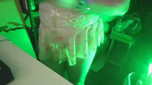 Snapshot of hot-brabo chatting on October 25, 9:42 pm hot-brabo online show from October 25, 9:42 pm