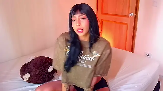 emma web  online show from October 23, 3:33 pm