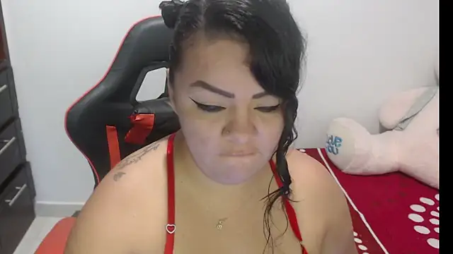 Snapshot of emily_sexxx chatting on November 10, 3:05 am emily sexxx online show from November 10, 3:05 am