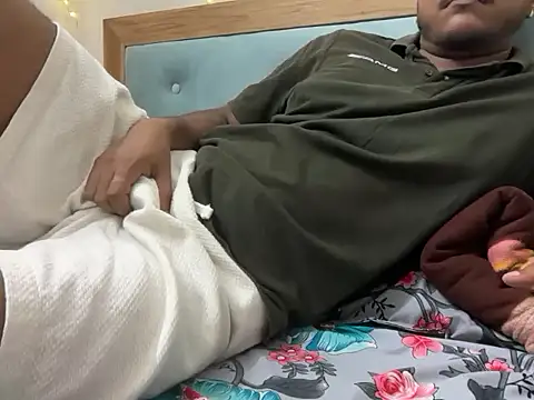 Snapshot of YourBlackBull chatting on October 4, 10:08 pm YourBlackBull online show from October 4, 10:08 pm