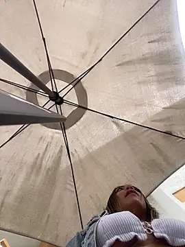 Ada Pink online show from December 4, 5:10 pm