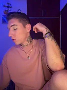 Snapshot of hotxxx_2012 chatting on October 2, 7:43 pm hotxxx 2012 online show from October 2, 7:43 pm