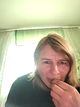 Snapshot of Masha412111 chatting on November 8, 10:37 am Masha412111 online show from November 8, 10:37 am