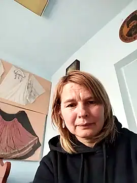 Snapshot of Masha412111 chatting on November 28, 9:23 am Masha412111 online show from November 28, 9:23 am