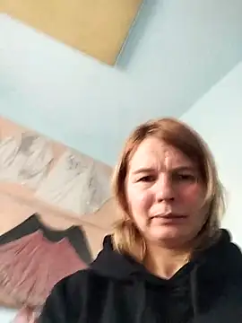 Snapshot of Masha412111 chatting on December 2, 8:52 am Masha412111 online show from December 2, 8:52 am