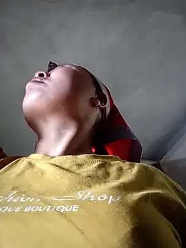 Snapshot of Suka_xx chatting on October 21, 1:39 am Suka xx online show from October 21, 1:39 am