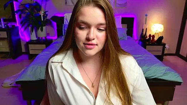 EmilyWhispers online show from April 30, 8:57 pm
