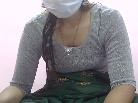 Snapshot of Laila_Cute chatting on January 12, 4:39 am Laila Cute online show from January 12, 4:39 am