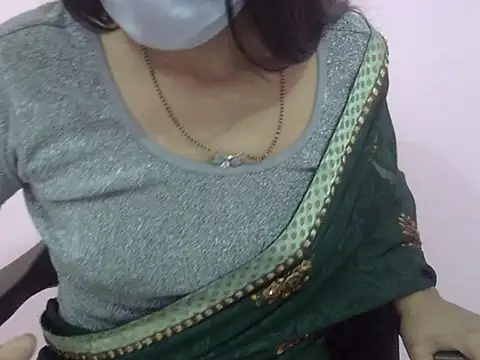 Snapshot of Laila_Cute chatting on January 13, 4:51 am Laila Cute online show from January 13, 4:51 am