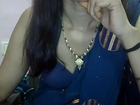 Laila Cute online show from May 5, 5:43 pm