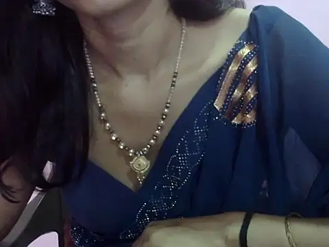 Snapshot of Laila_Cute chatting on May 9, 4:17 am Laila Cute online show from May 9, 4:17 am