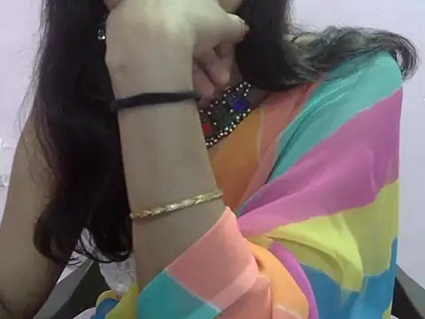 Snapshot of Laila_Cute chatting on May 12, 5:15 am Laila Cute online show from May 12, 5:15 am