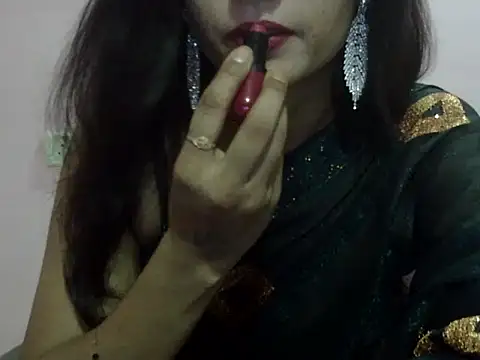 Snapshot of Laila_Cute chatting on June 12, 4:06 pm Laila Cute online show from June 12, 4:06 pm