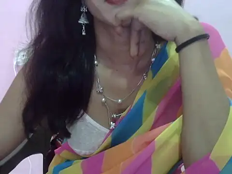 Snapshot of Laila_Cute chatting on June 21, 4:48 am Laila Cute online show from June 21, 4:48 am