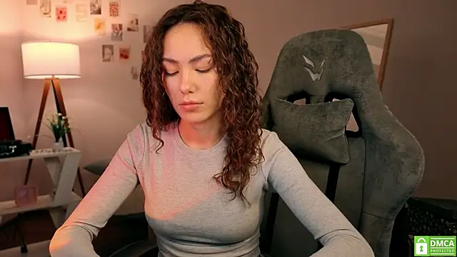 branchwithflowerss online show from November 5, 11:32 am