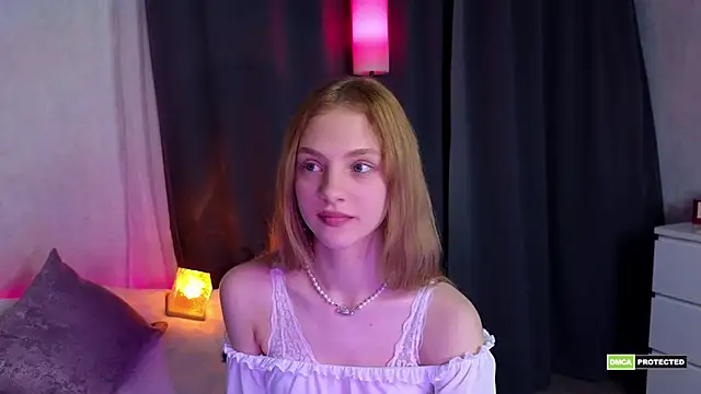 midnightMaya online show from December 17, 10:49 pm