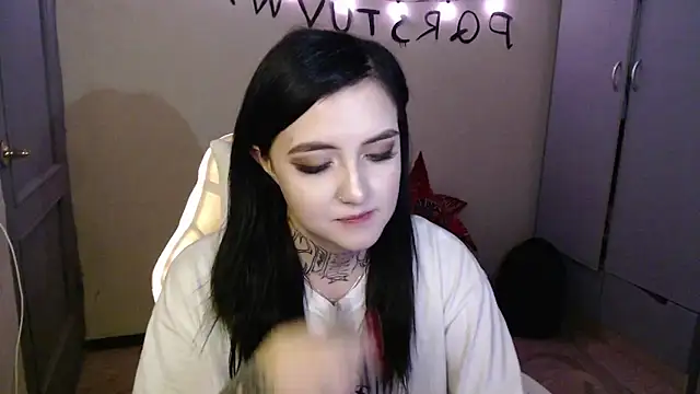 Snapshot of Rin_andersonn chatting on December 4, 8:39 pm Rin andersonn online show from December 4, 8:39 pm