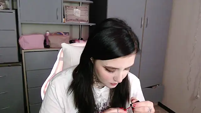 Snapshot of Rin_andersonn chatting on December 16, 12:59 am Rin andersonn online show from December 16, 12:59 am