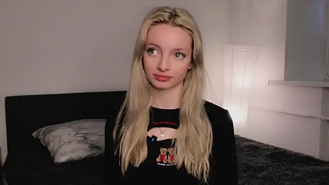 PocketDollX online show from October 2, 2:13 pm