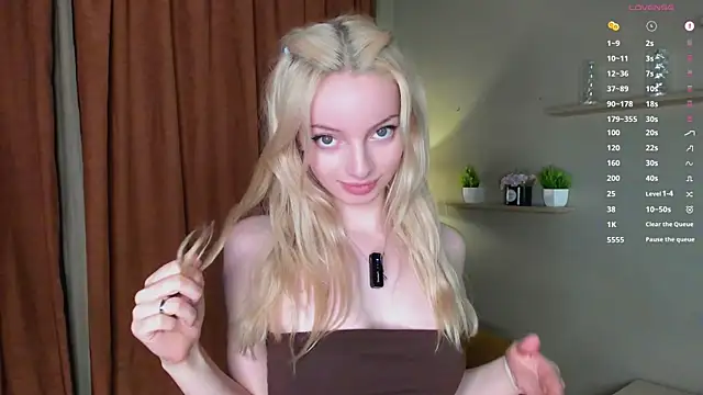 Snapshot of PocketDollX chatting on July 1, 4:18 pm PocketDollX online show from July 1, 4:18 pm