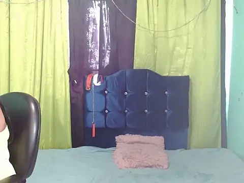 Snapshot of Ebony_luna chatting on May 7, 12:43 pm Ebony luna online show from May 7, 12:43 pm