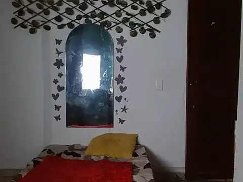 Snapshot of Ebony_luna chatting on June 19, 7:39 pm Ebony luna online show from June 19, 7:39 pm