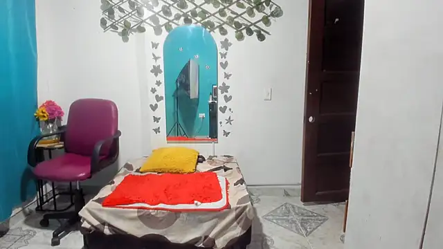 Snapshot of Ebony_luna chatting on July 6, 7:27 pm Ebony luna online show from July 6, 7:27 pm