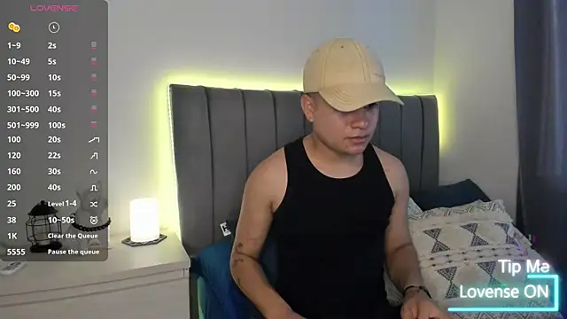 JARETHH online show from October 15, 11:10 am