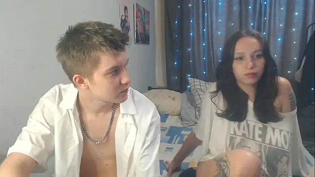 Snapshot of Mark_and_Wendy chatting on June 19, 5:45 am Mark and Wendy online show from June 19, 5:45 am