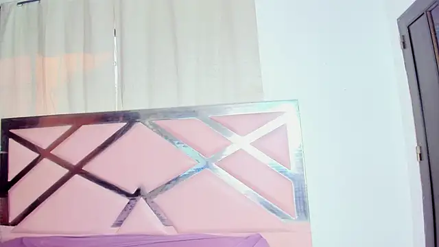 Snapshot of Ebonymorex_ chatting on October 31, 2:07 pm Ebonymorex  online show from October 31, 2:07 pm