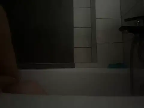 Snapshot of pleasedontpressaredburton chatting on October 27, 7:56 am pleasedontpressaredburton online show from October 27, 7:56 am