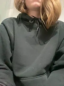 Snapshot of pleasedontpressaredburton chatting on February 21, 12:22 am pleasedontpressaredburton online show from February 21, 12:22 am