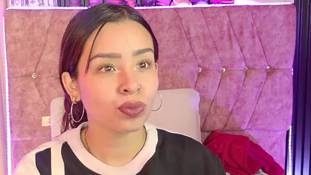 Snapshot of Mia_lopez_1 chatting on July 27, 8:32 am Mia lopez 1 online show from July 27, 8:32 am