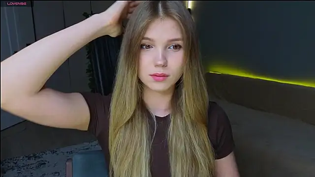 Snapshot of linakorvin chatting on May 12, 1:30 pm linakorvin online show from May 12, 1:30 pm